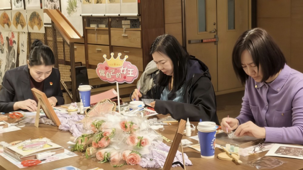 w66������(�й��ٷ���վ)���ſ�չ�����ˡ����ʸ�Ů�� �������������˶�